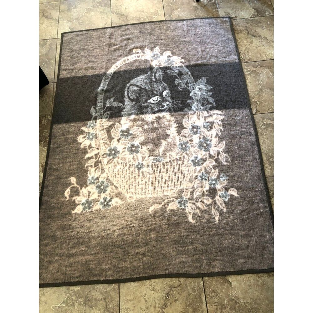 Vtg Biederlack USA Reversible Kitten Cat Basket Fleece Blanket Shabby Chic 55x76